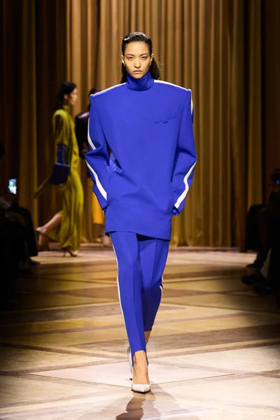 Look 43